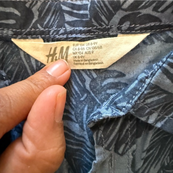 Bundle of boy button down shirts Zara, H&M, cotton on - Picture 4 of 9